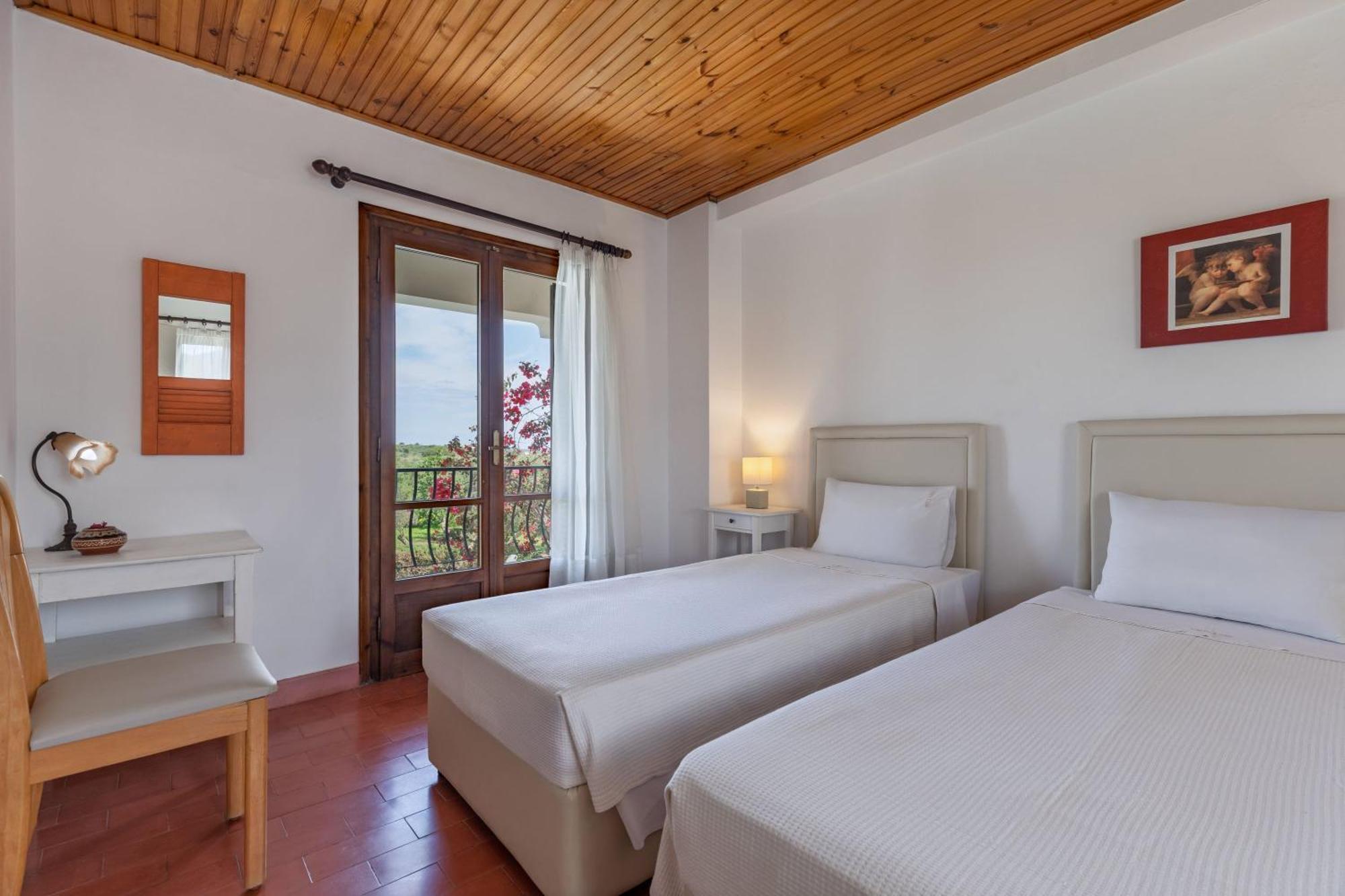 Villa Lola - 3 Bedrooms & Private Pool Lithakia  Exterior foto